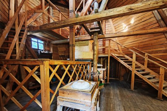 Мельница с механизмом XIX века